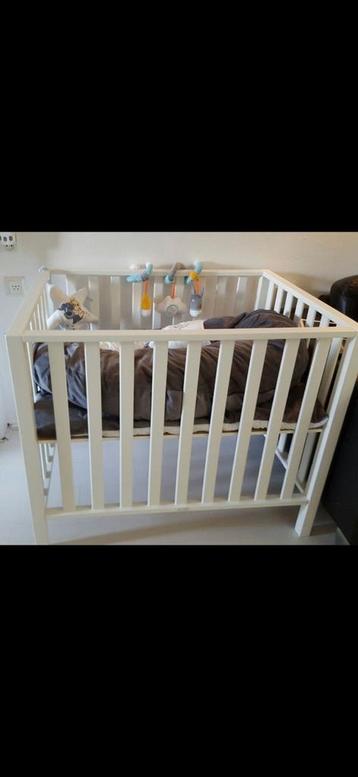 Box, ledikant en commode beschikbaar voor biedingen