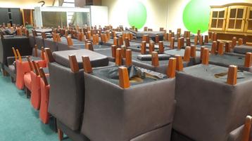 Nette Horeca / Restaurant stoelen Satelliet beschikbaar voor biedingen