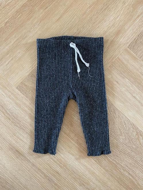 Z.g.a.n. Donkergrijze legging / broekje van Zara, mt 62 / 68, Kinderen en Baby's, Babykleding | Maat 68, Zo goed als nieuw, Jongetje of Meisje