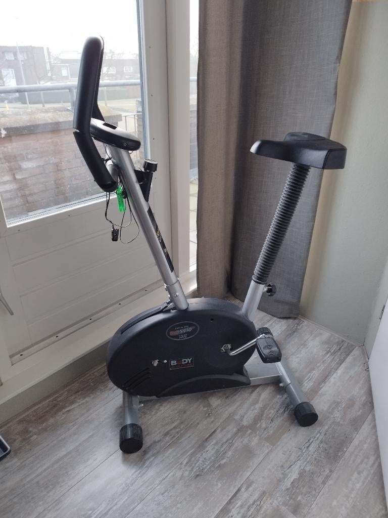 Hometrainer, Sport en Fitness, Fitnessapparatuur, Ophalen, Gebruikt, Metaal, Hometrainer