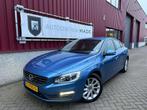 Volvo S60 1.5 T3 Summum // Automaat // 152 DKM // Navi // Cl, Auto's, Stof, 4 cilinders, Blauw, S60