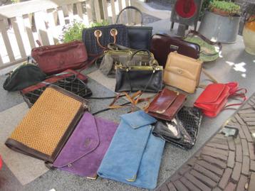 vintage tasjes beschikbaar voor biedingen
