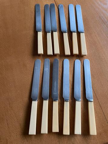 12 antieke messen Scheffield beschikbaar voor biedingen