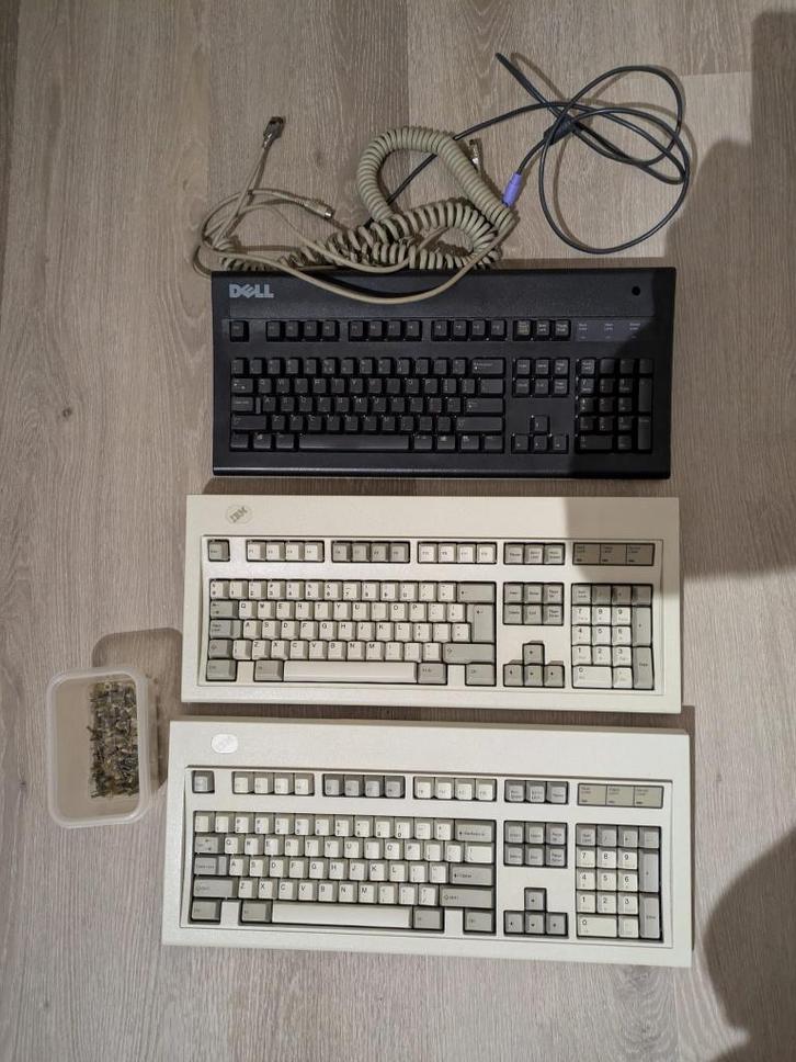 IBM Model M, Dell AT101, Computers en Software, Toetsenborden, Gebruikt, Qwerty, Bedraad, Ophalen