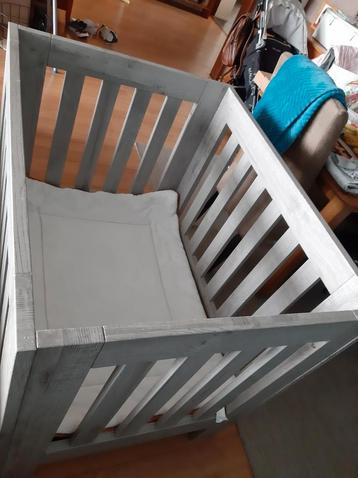 TWF houtlook box + Jollein boxkleed beschikbaar voor biedingen