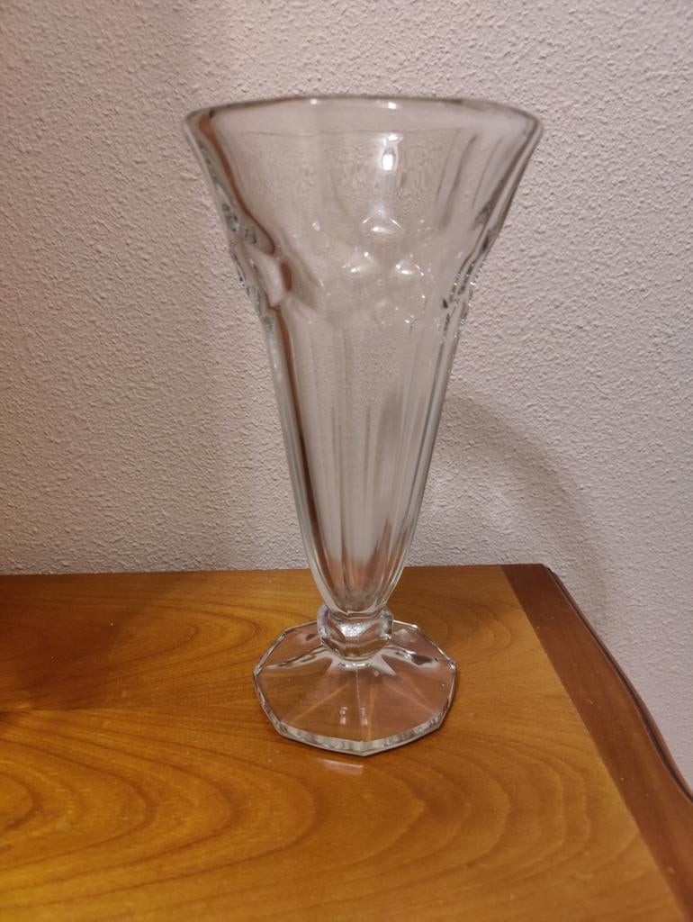 Schitterende kristallen vaas op voet, Overige kleuren, Verzenden, Minder dan 50 cm, Glas