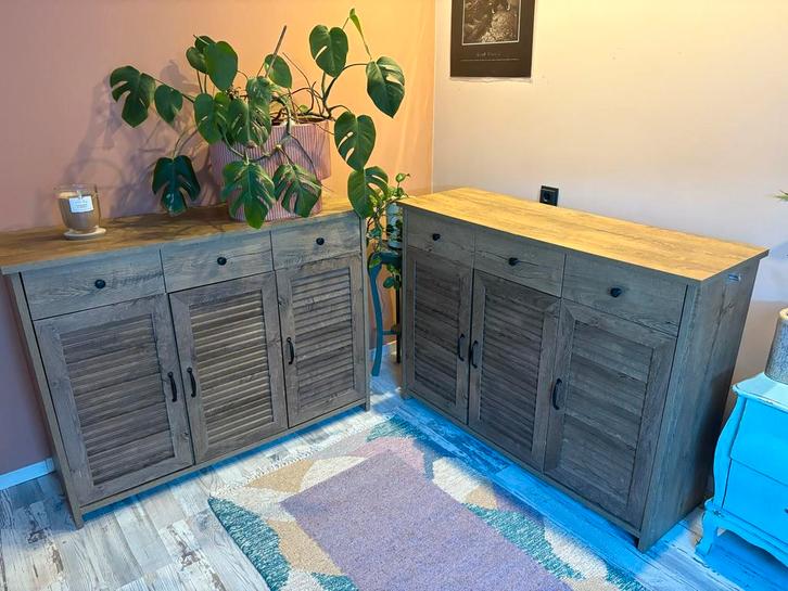 2 Jysk Buffetkasten met Louvre Deurtjes, Antiek en Kunst, Antiek | Meubels | Kasten, Ophalen