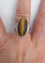 Zilveren vintage ring met tijgeroog maat 17,5 nr.558, Sieraden, Tassen en Uiterlijk, Ringen, Gebruikt, Verzenden, 17 tot 18, Dame