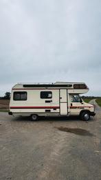 Peugeot J5 Pilote – 5-persoons retro alkoofcamper – Off-grid, Chemisch toilet, Alkoof, Pilote, Treinzit