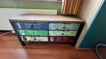 Dressoir TV kast met 6 laden beschikbaar voor biedingen