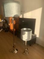 Staande lamp en tafellamp in chroom en zilver grijze kap., Huis en Inrichting, Lampen | Vloerlampen, Ophalen, Zo goed als nieuw