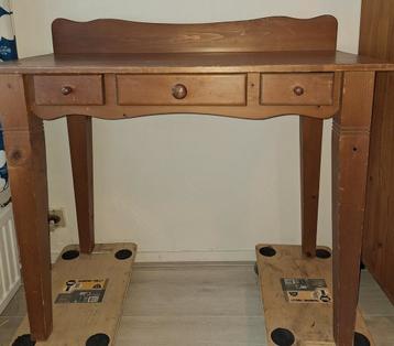 Mooie grenen bureautafel, sidetable, kaptafel beschikbaar voor biedingen