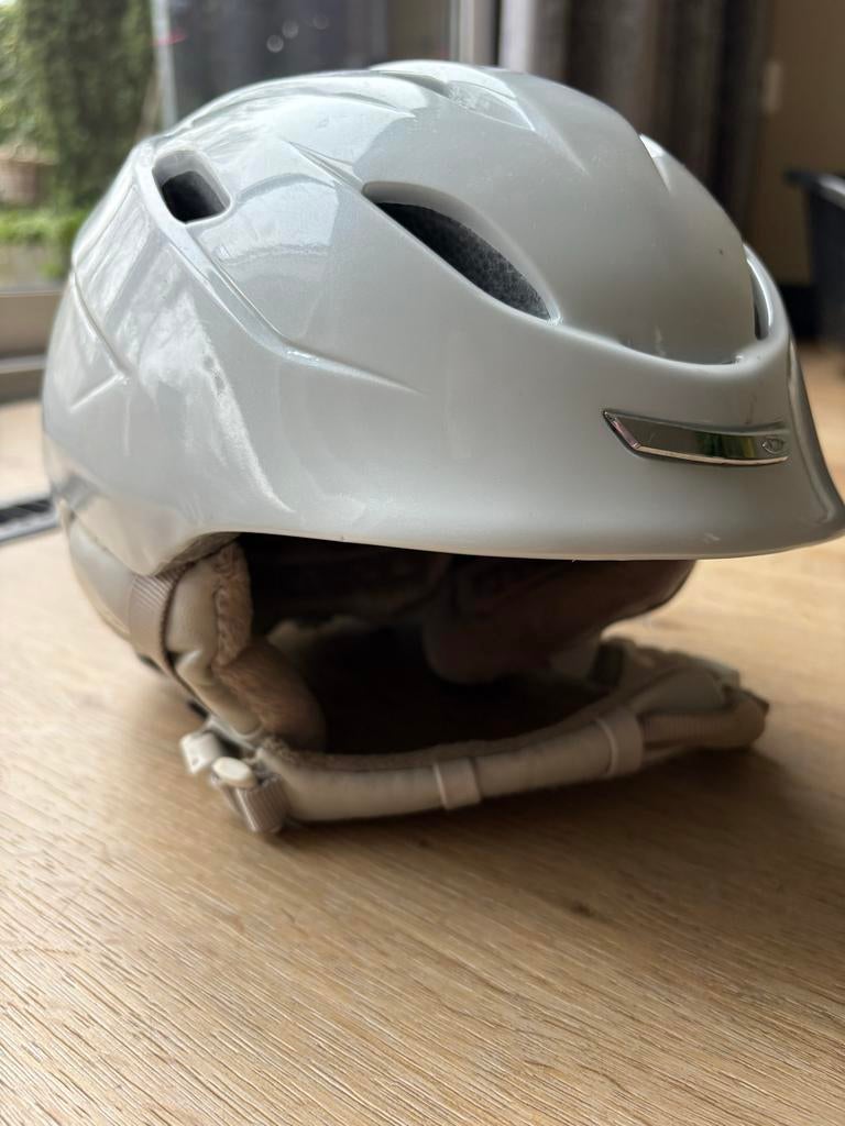 Giro Skihelm - dames, Overige typen, Zo goed als nieuw, Skiën, Ophalen