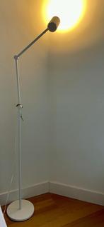 IKEA NYMÅNE  Staande/leeslamp, wit, Huis en Inrichting, Lampen | Vloerlampen, Ophalen, Zo goed als nieuw, Metaal, Modern