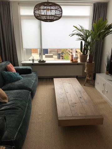 Robuuste eiken salontafel, merk Alle Pilat, 70x200x27 cm hg. beschikbaar voor biedingen