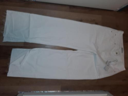 nieuwe witte jeans spijkerbroek maat 44, Kleding | Dames, Spijkerbroeken en Jeans, Nieuw, W33 - W36 (confectie 42/44), Wit, Ophalen of Verzenden