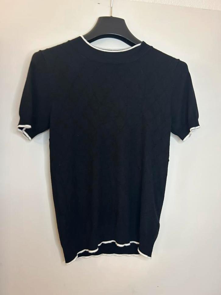 Dames top merk Leo & Ugo maat S zgan, Kleding | Dames, Tops, Zo goed als nieuw, Maat 38/40 (M), Zwart, Korte mouw, Ophalen of Verzenden