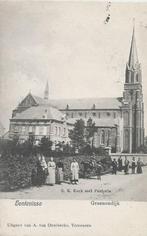 Hontenisse. R.K.Kerk met Pastorie.  met Volk., Gelopen, Voor 1920, Verzenden