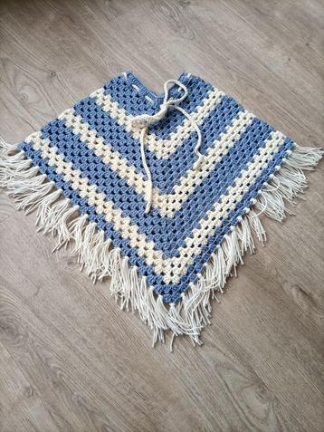 Handgemaakte meisjes poncho's beschikbaar voor biedingen