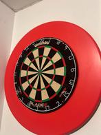 Blade 6 dartbord inclusief surround+setje pijlen, Sport en Fitness, Darts, Ophalen of Verzenden, Zo goed als nieuw, Dartbord