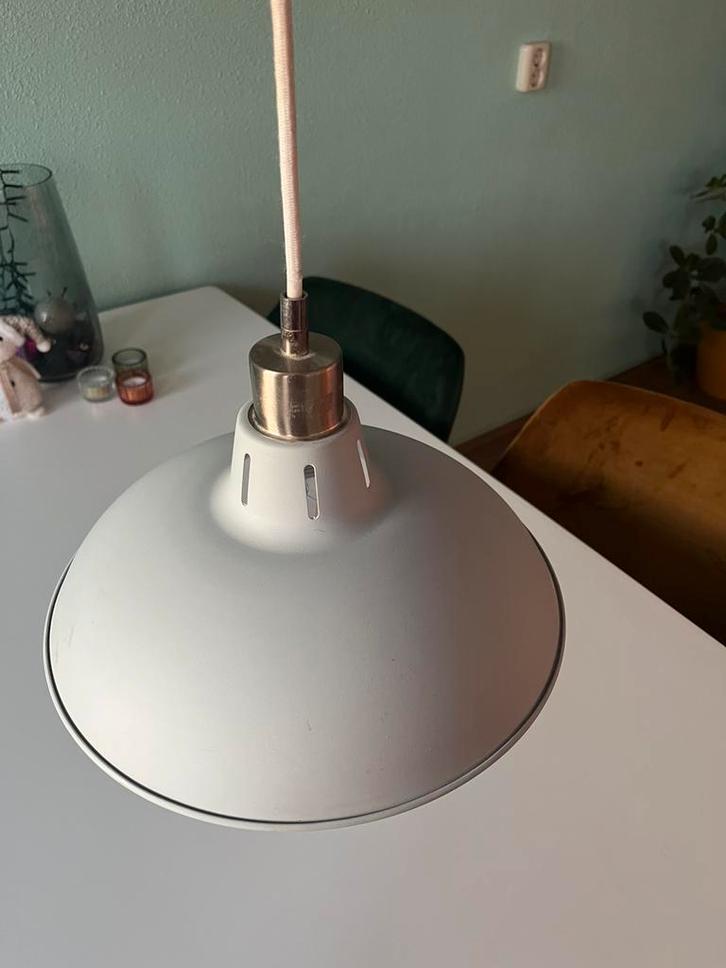 TE KOOP: Home Sweet Home hanglamp lichtblauw/lichtgrijs, Huis en Inrichting, Lampen | Hanglampen, Gebruikt, Minder dan 50 cm, Metaal