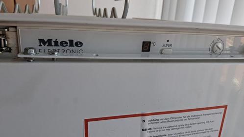Miele inbouwkoelkast, Witgoed en Apparatuur, Vriezers en Diepvrieskisten, Gebruikt, Inbouw, 120 tot 140 cm, Minder dan 60 cm, Ophalen