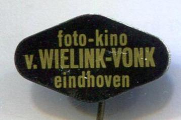 Foto-Kino v. Wielink-Vonk Eindhoven blik speldje ( V_191 ) beschikbaar voor biedingen