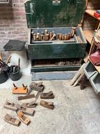 Oude houten gereedschapskist met inhoud, Antiek en Kunst, Antiek | Gereedschap en Instrumenten, Ophalen
