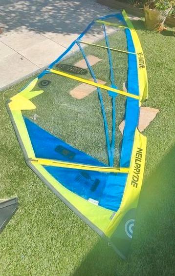 Neilpryde xs-wave 4.2 blauw-geel en blauw-rood izgst beschikbaar voor biedingen