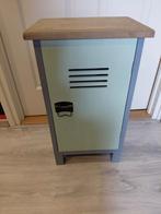 Nacht/ kastje, Ophalen