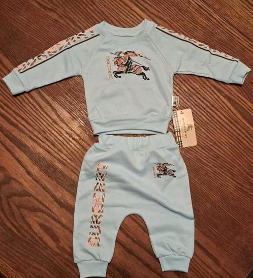 Burberry Pakje, Kinderen en Baby's, Babykleding | Maat 50, Nieuw, Jongetje of Meisje, Pakje, Ophalen of Verzenden