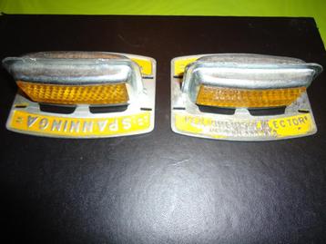 Oldtimer verschillende accessoires beschikbaar voor biedingen