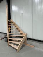 Vurenhout trap onbehandeld 270 / 300cm hoog, Doe-het-zelf en Verbouw, Ladders en Trappen, Ophalen of Verzenden, Zo goed als nieuw