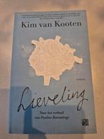 Lieveling - Kim van Kooten - Roman, Boeken, Ophalen of Verzenden, Gelezen, Kim van Kooten, Nederland