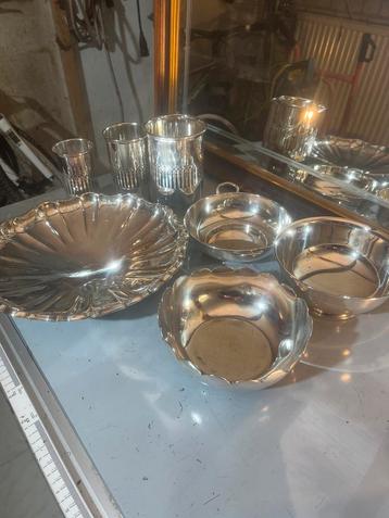 Zilveren Schalen en Bekers Set beschikbaar voor biedingen