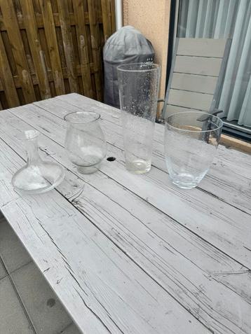 4 diversen vazen beschikbaar voor biedingen