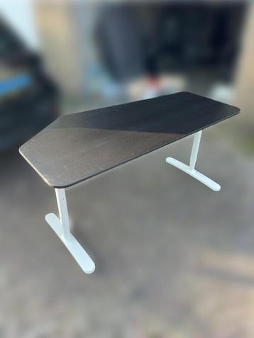 Ikea bekant 5-hoekig bureau 160cm beschikbaar voor biedingen