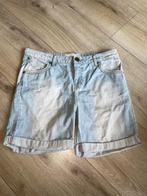 Bershka 38 spijkershort korte broek jeansshort short, Kleding | Dames, Spijkerbroeken en Jeans, Blauw, W30 - W32 (confectie 38/40)