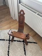 Vintage Spaanse brutalistische driepoot, Antiek en Kunst, Antiek | Meubels | Stoelen en Banken, Ophalen
