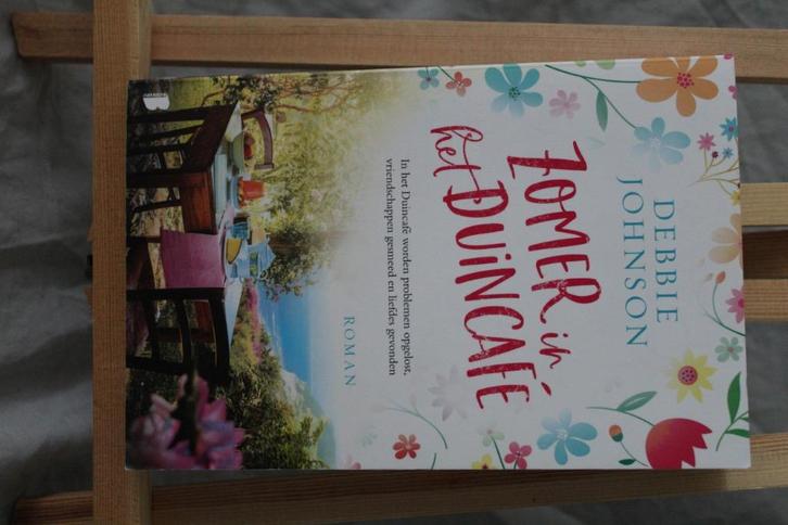 Zomer in het Duincafe -  Debbie Johnson, Boeken, Romans, Zo goed als nieuw, Ophalen