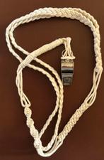 Scouting fluit met handgemaakt wit fluitkoord 88 cm, Ophalen of Verzenden, Gebruikt, Overige typen