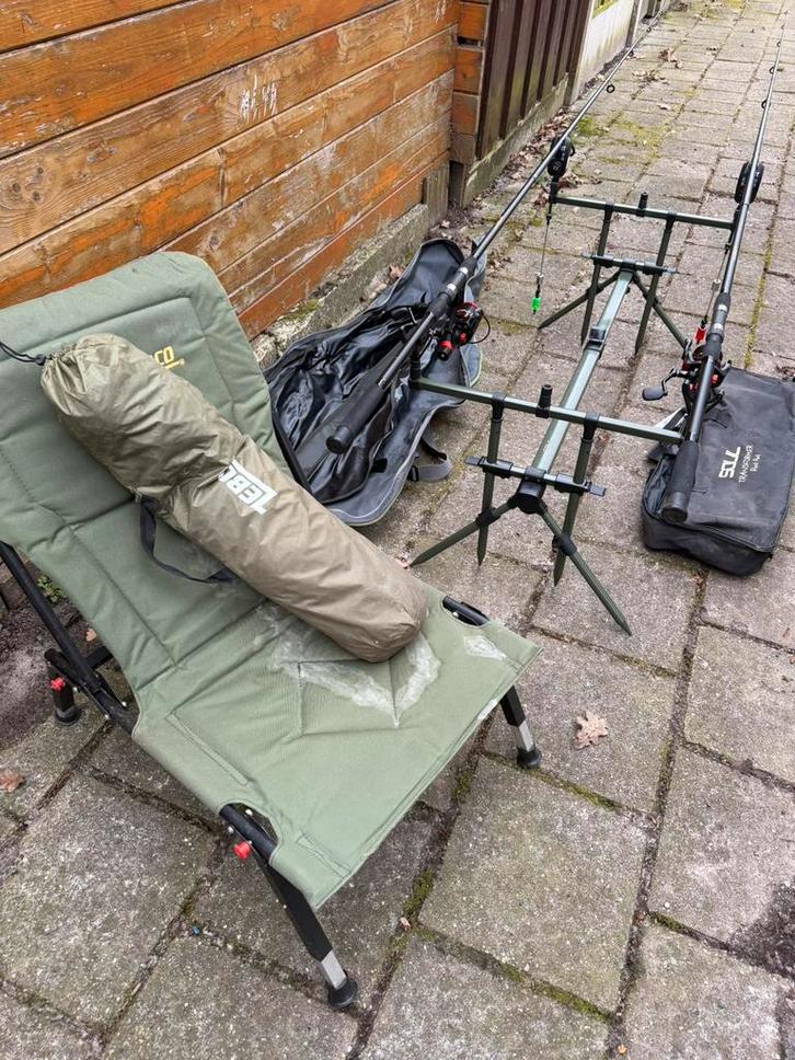 Karpervis set met 2 hengels, rodpod en stoel, Watersport en Boten, Hengelsport | Karpervissen, Zo goed als nieuw, Complete set
