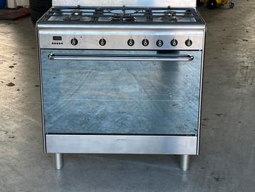 Vrijstaand Smeg Gasfornuis met Heteluchtoven SNLK90MFX9 beschikbaar voor biedingen