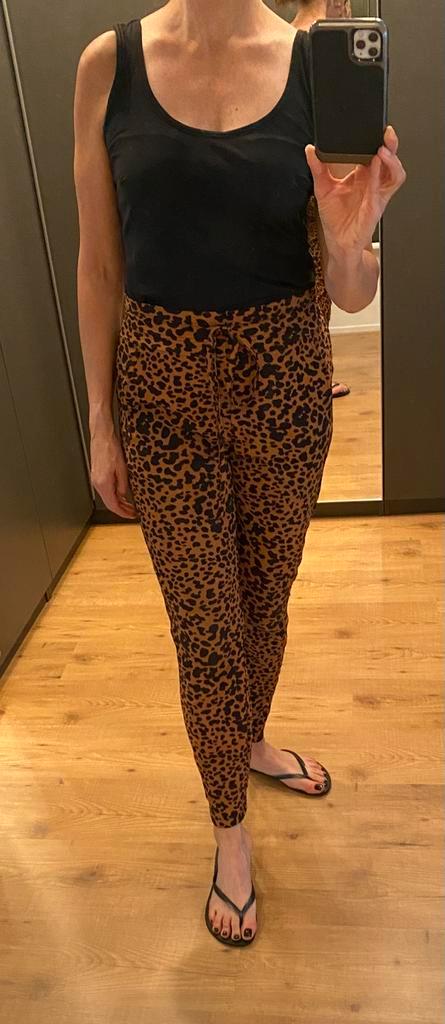 Studio Anneloes travel broek panter dierenprint bruin (S), Kleding | Dames, Broeken en Pantalons, Zo goed als nieuw, Bruin, Ophalen of Verzenden