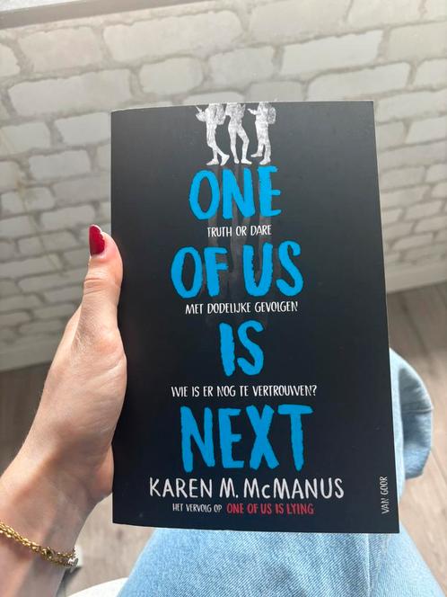 Karen McManus - One of Us is Next, Boeken, Kinderboeken | Jeugd | 13 jaar en ouder, Zo goed als nieuw, Ophalen of Verzenden