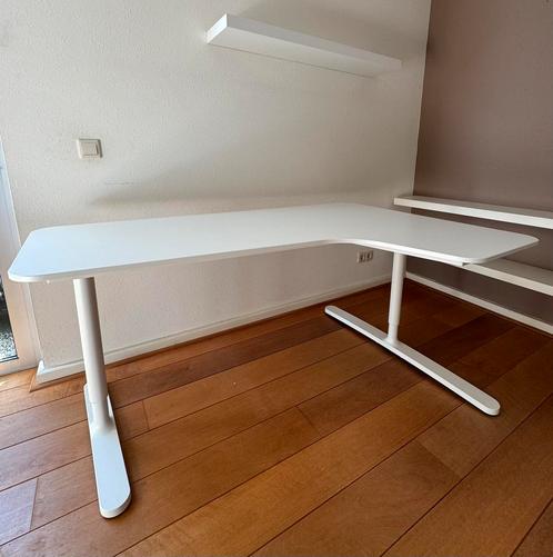Verstelbaar hoekburo Ikea, Huis en Inrichting, Bureaus, Zo goed als nieuw, Ophalen