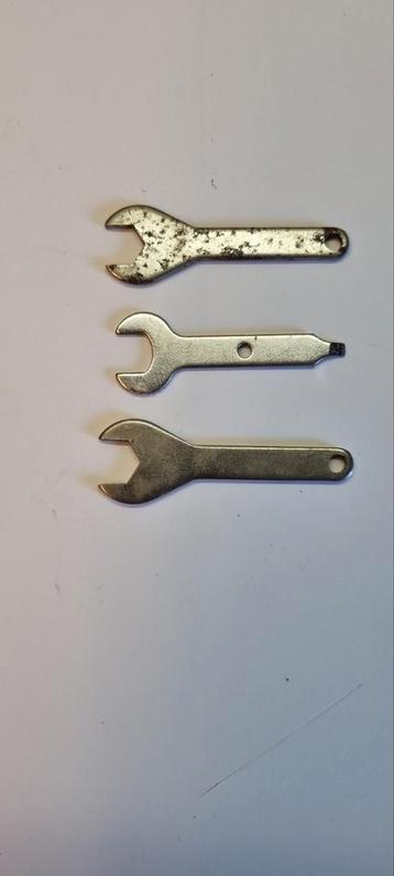 Te koop Sleutel voor de dremel en multitool en combitool

 beschikbaar voor biedingen