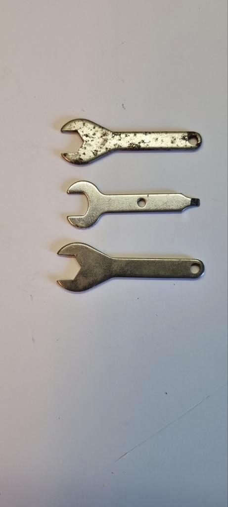 Te koop Sleutel voor de dremel en multitool en combitool, Doe-het-zelf en Verbouw, Gereedschap | Slijpmachines, Zo goed als nieuw