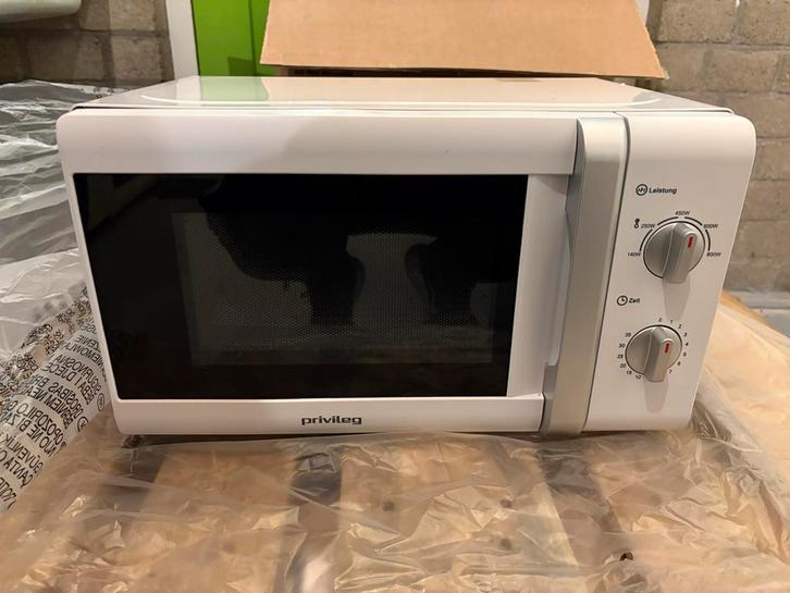 Privileg Magnetron - Nieuw in doos!, Witgoed en Apparatuur, Magnetrons, Nieuw, Vrijstaand, Magnetron, 45 tot 60 cm, Draaiplateau