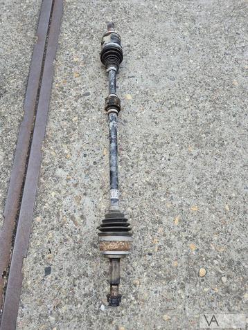 Toyota Yaris hybrid 2020 - 2025 aandrijfas rechts 43410k0060 beschikbaar voor biedingen